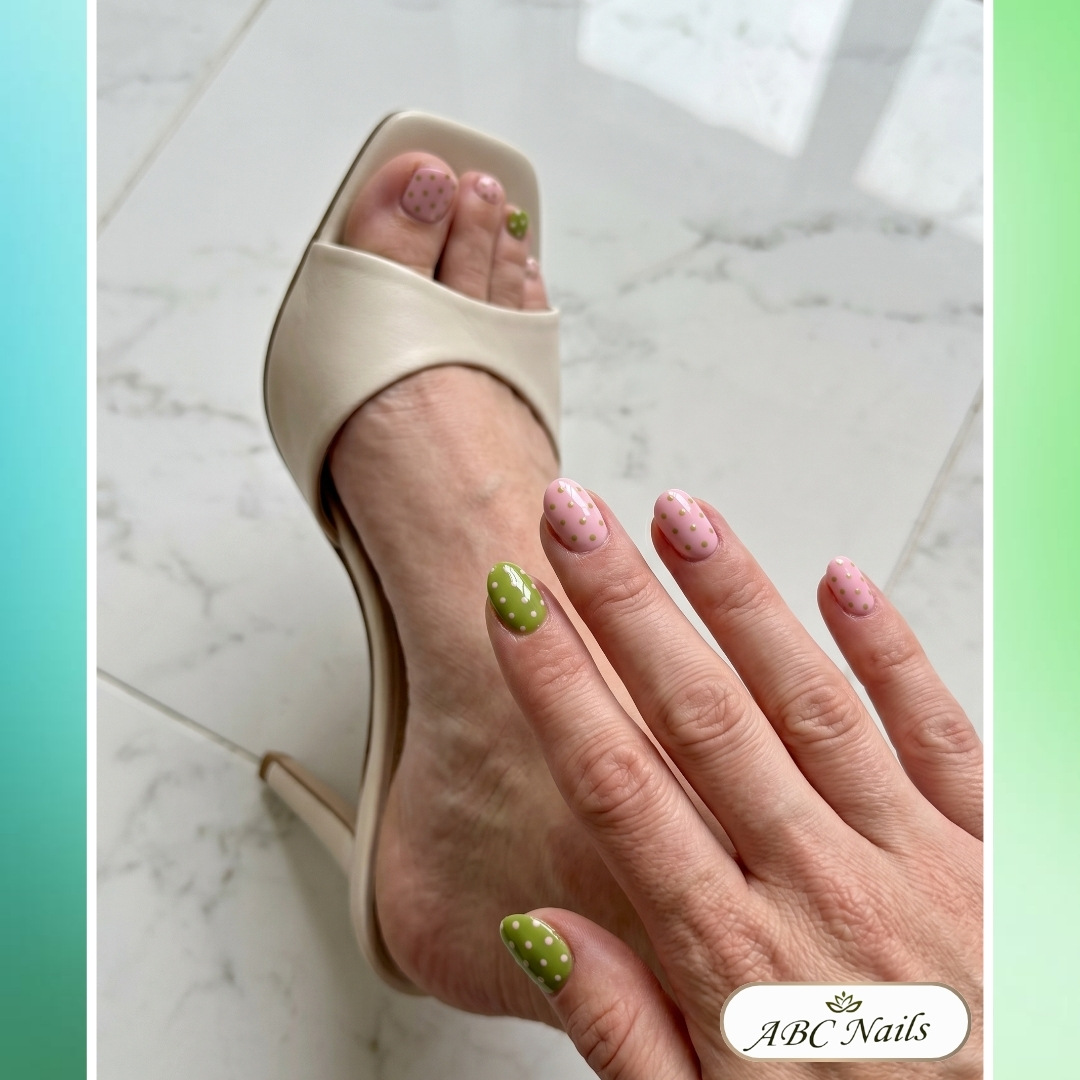 Happy nails